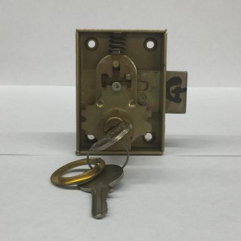 SERRURE DE MEUBLE 70x50 AXE 27,5 CYLINDRE - 2 CLES