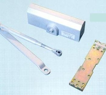 FERME-PORTE HYDRAULIQUE . RS90 N°3