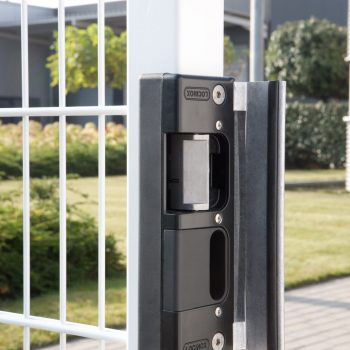 Gâche électrique pour serrures en applique à émission